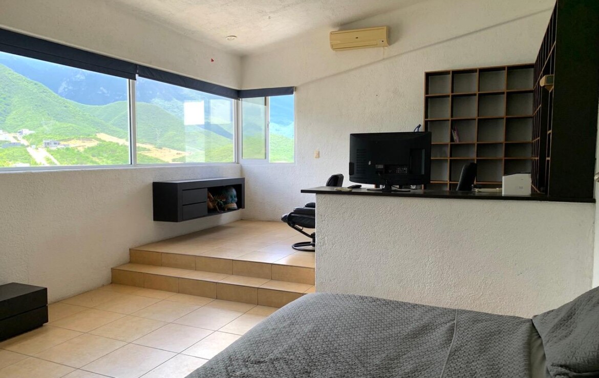 Casa Venta Sierra Alta 6o Sector